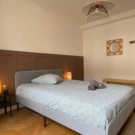 10 Min Christmas Market And 10min Eu Parliament-wifi-tv