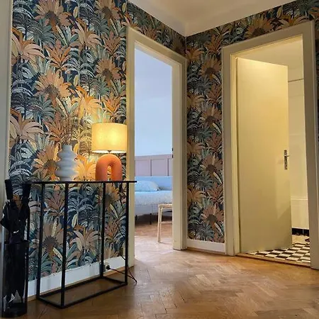 10 Min Christmas Market And 10min Eu Parliament-wifi-tv Strasburgo