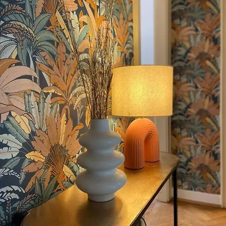 10 Min Christmas Market And 10min Eu Parliament-wifi-tv