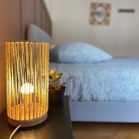 10 Min Christmas Market And 10min Eu Parliament-wifi-tv Straßburg