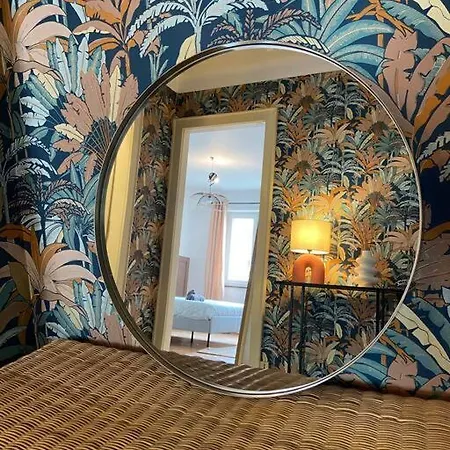 10 Min Christmas Market And 10min Eu Parliament-wifi-tv *